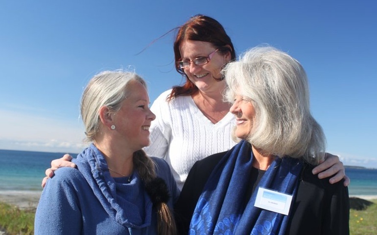 Pårørende på Solaseminaret: f.v Målfrid, f.h. b.Anne-Grethe Terjesen, Erfaringskonsulent, LPP (bak), Liv Jakobsen, nestleder/sekretær i Mental Helse Sør-Vest (t.h.) 