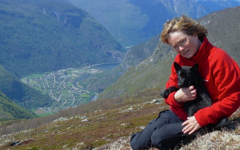 Berit Kaardal med hund