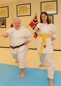 Anne Kathrine Hallsteinsen (t.v.) og Tori Valand.