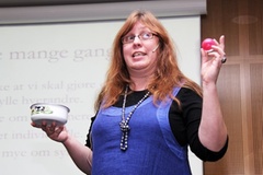 Arnhild Lauveng, psykolog og stipendiat. NAPHAs samhandlingskonferanse 2012