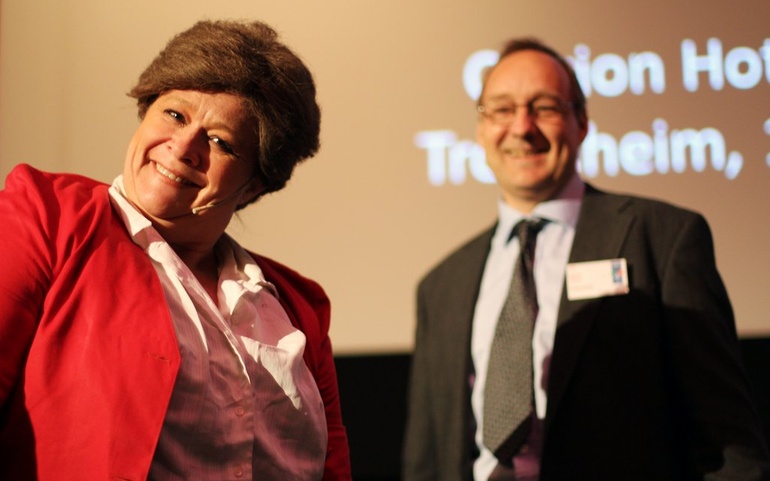 F.v. Rigmor Galtung og Rolf W. Gråwe