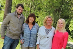 F.v. Robin (25), Anne Mette Eidet, Benedicte Blytt  og Mai Hovland Hoem. 