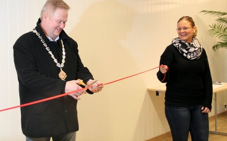 Ordfører Jan Kristensen og ansatt Yvonne Lunde Håland