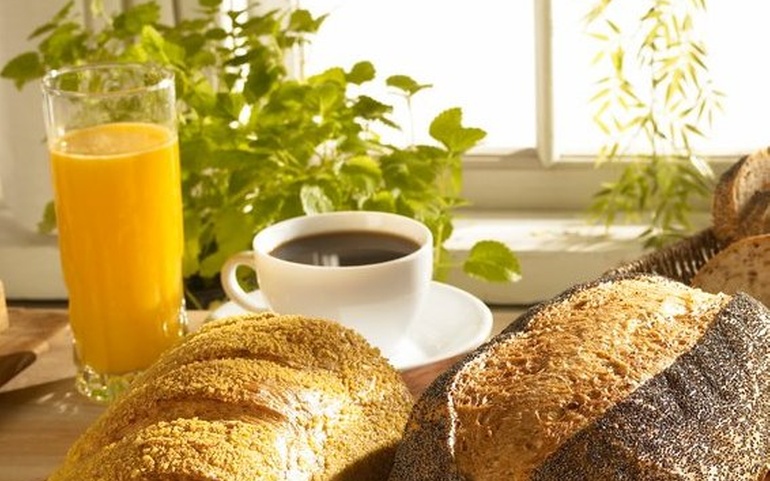 Brød, juice og kaffe